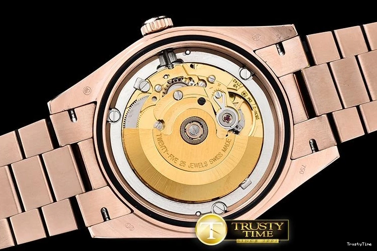 1230 RDD0218A – DayDate 40mm Casual 690